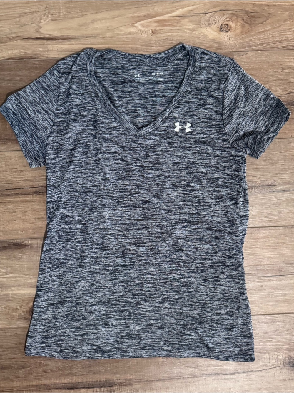 Under Armour Women's Heathered Charcoal V-Neck Short Sleeve Tee